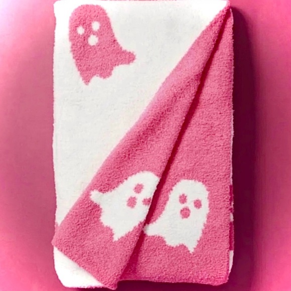 NEW! CUPCAKES & CASHMERE Hot Pink Ghosts Reversible Oversized Throw Blanket NWT! - Picture 3 of 16